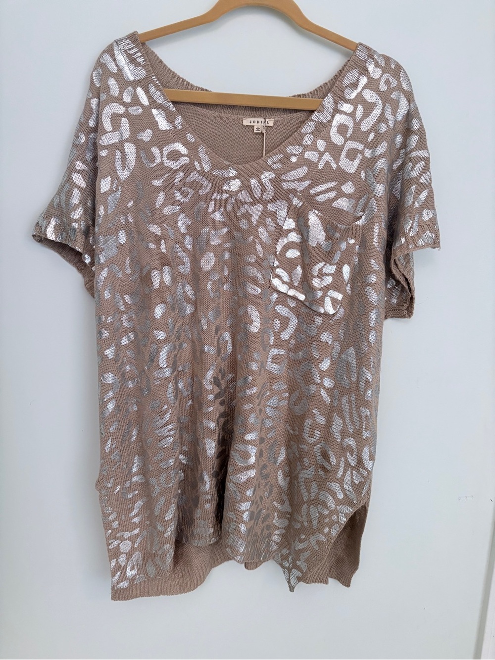 JODIFL Silver Leopard Print Taupe V-Neck Short Sleeve Top